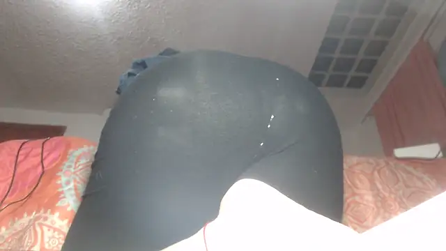 Snapshot of prettyangelsquirt chatting on April 25, 11:02 pm prettyangelsquirt online show from April 25, 11:02 pm