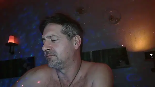 Snapshot of matrikes1 chatting on December 15, 12:51 am matrikes1 online show from December 15, 12:51 am