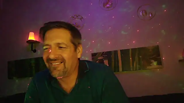 Snapshot of matrikes1 chatting on December 31, 10:12 pm matrikes1 online show from December 31, 10:12 pm