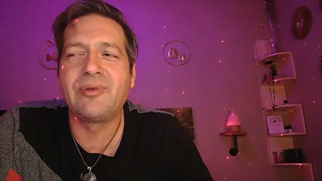 Snapshot of matrikes1 chatting on January 18, 8:09 pm matrikes1 online show from January 18, 8:09 pm