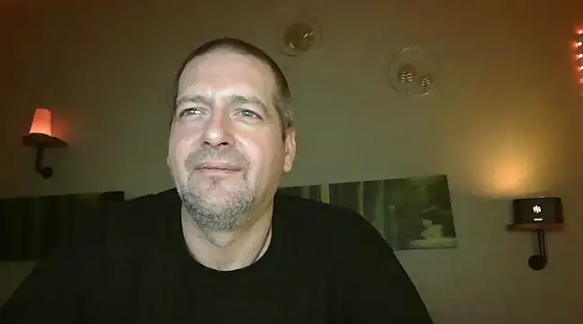 Snapshot of matrikes1 chatting on February 8, 9:46 pm matrikes1 online show from February 8, 9:46 pm