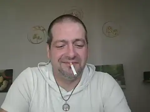 Snapshot of matrikes1 chatting on February 9, 10:42 am matrikes1 online show from February 9, 10:42 am