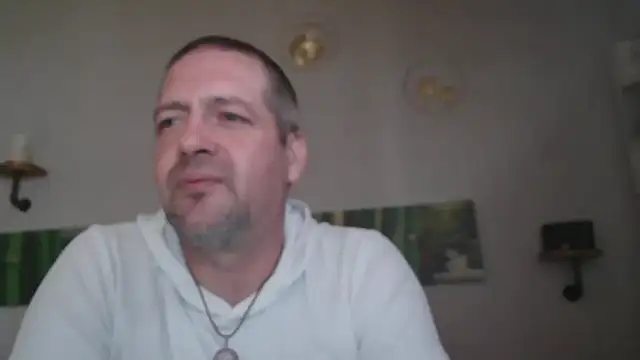 Snapshot of matrikes1 chatting on February 9, 1:46 pm matrikes1 online show from February 9, 1:46 pm