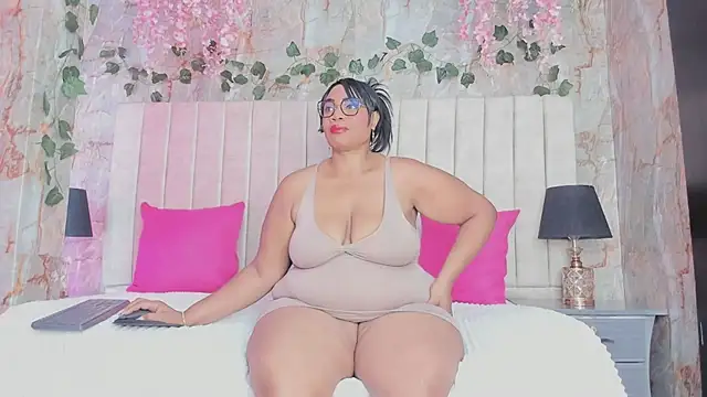 Snapshot of AranzaLatinBlacks chatting on March 19, 6:23 pm AranzaLatinBlacks online show from March 19, 6:23 pm