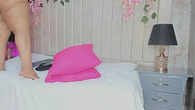 Snapshot of AranzaLatinBlacks chatting on March 19, 9:27 pm AranzaLatinBlacks online show from March 19, 9:27 pm