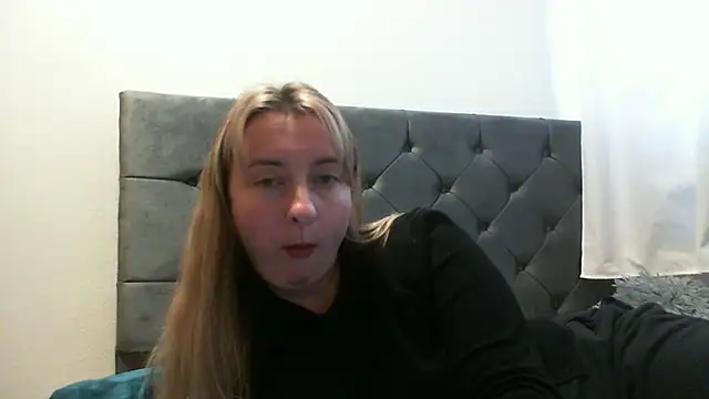 SusanCurt online show from October 19, 10:05 am