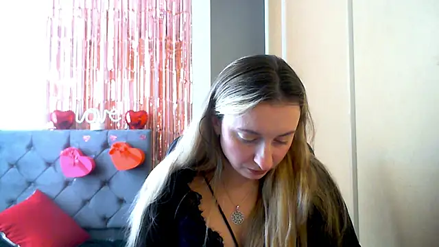 SusanCurt online show from February 18, 12:34 pm