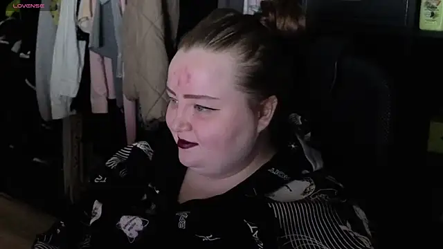 Snapshot of EMMA__CONNOR chatting on October 15, 12:11 am EMMA CONNOR online show from October 15, 12:11 am