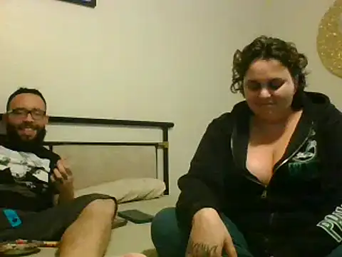 Snapshot of lyshaa chatting on February 12, 5:26 am lyshaa online show from February 12, 5:26 am