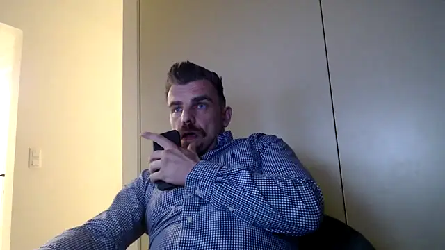 Snapshot of mrbigballs chatting on May 1, 9:52 pm mrbigballs online show from May 1, 9:52 pm