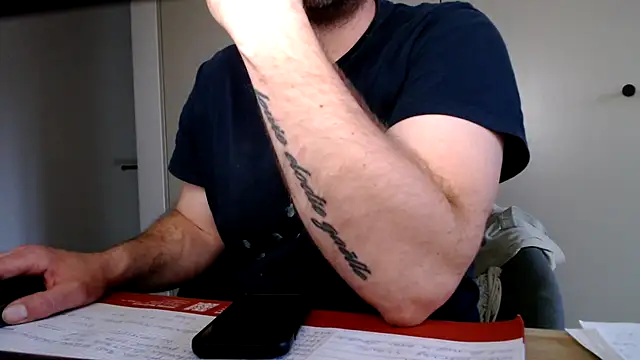 Snapshot of mrbigballs chatting on May 7, 6:46 pm mrbigballs online show from May 7, 6:46 pm