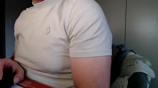 Snapshot of mrbigballs chatting on May 8, 6:57 pm mrbigballs online show from May 8, 6:57 pm