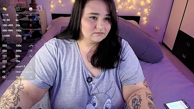 naughtykiss online show from April 18, 10:19 am