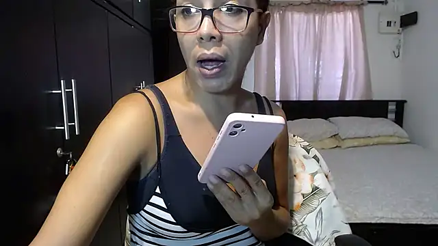 sensual nataliee online show from January 23, 5:52 pm