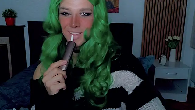 Snapshot of HelenSpellman chatting on July 1, 12:01 am HelenSpellman online show from July 1, 12:01 am