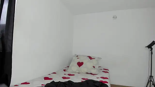 Snapshot of SARA_TS_FOX chatting on October 11, 9:24 pm SARA TS FOX online show from October 11, 9:24 pm