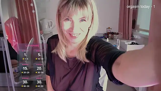JuliaVilnet online show from February 3, 8:24 am