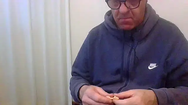 ANONIMO7735 online show from May 1, 3:44 am