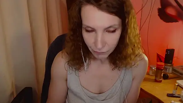 JohansonKatie online show from January 20, 6:53 pm