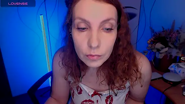 JohansonKatie online show from October 31, 2:56 am