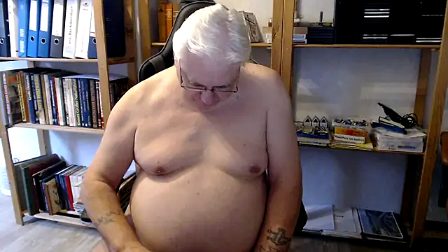 Snapshot of SchwanzhureXXL chatting on September 9, 2:05 pm SchwanzhureXXL online show from September 9, 2:05 pm