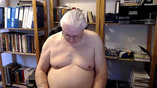 Snapshot of SchwanzhureXXL chatting on February 28, 6:36 am SchwanzhureXXL online show from February 28, 6:36 am