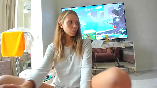 Iris cherry online show from December 4, 8:34 am