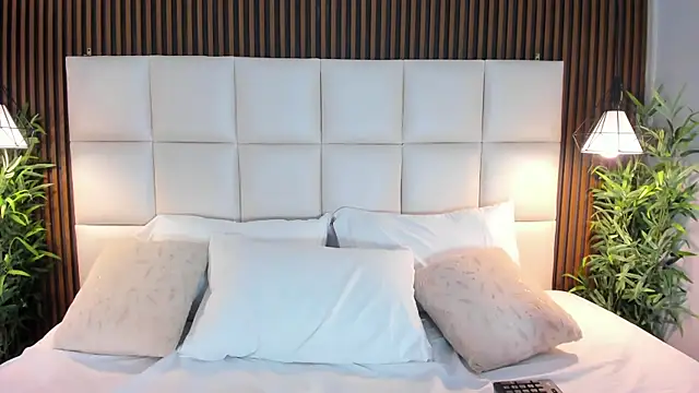 Snapshot of naughty_flower18 chatting on October 8, 10:40 pm naughty flower18 online show from October 8, 10:40 pm