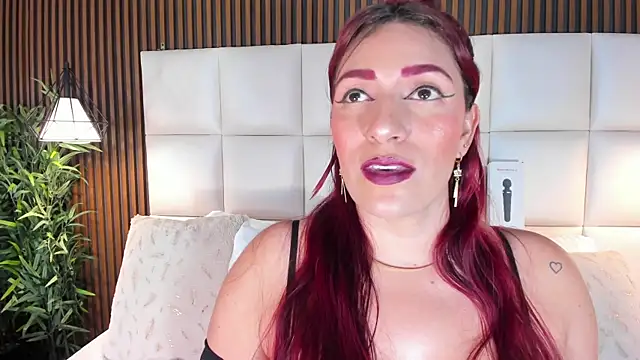 Snapshot of naughty_flower18 chatting on October 23, 10:41 pm naughty flower18 online show from October 23, 10:41 pm