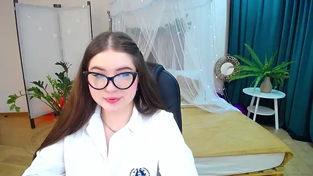 NicoleFoxery online show from March 7, 6:22 pm