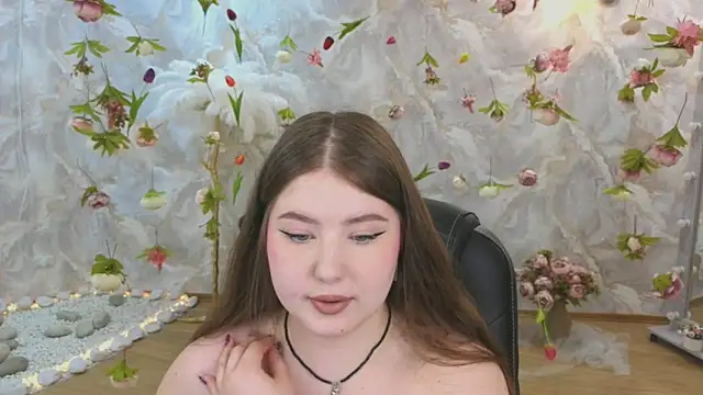 Snapshot of NicoleFoxery chatting on June 19, 6:45 pm NicoleFoxery online show from June 19, 6:45 pm