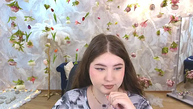 Snapshot of NicoleFoxery chatting on June 27, 6:24 pm NicoleFoxery online show from June 27, 6:24 pm
