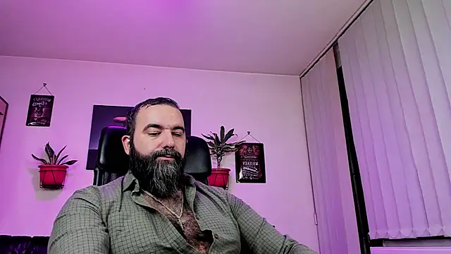 Snapshot of ChristophJules chatting on December 8, 12:29 am ChristophJules online show from December 8, 12:29 am