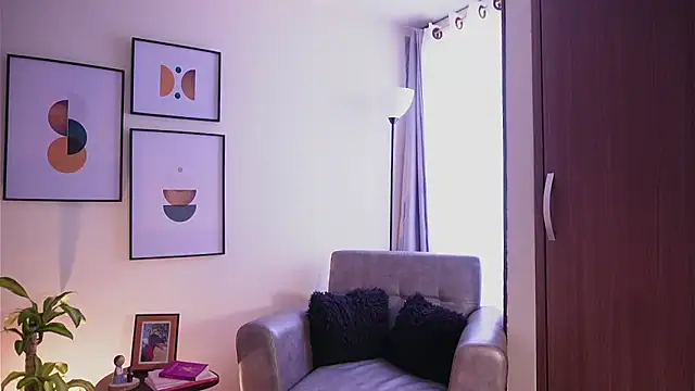 Isabella dior online show from March 13, 5:50 pm