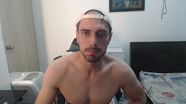 Snapshot of samuelgarcia_ chatting on March 17, 11:42 am samuelgarcia online show from March 17, 11:42 am