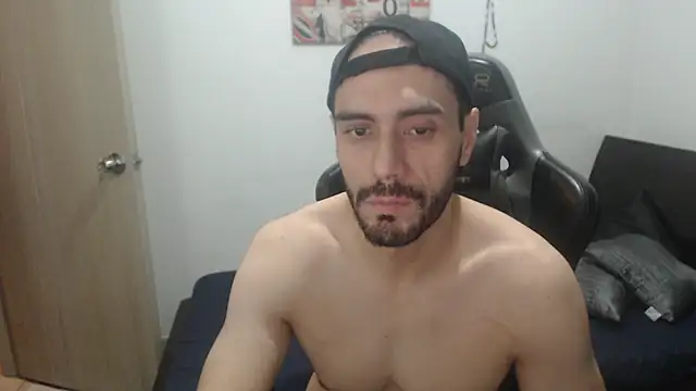 Snapshot of samuelgarcia_ chatting on September 16, 10:27 am samuelgarcia online show from September 16, 10:27 am