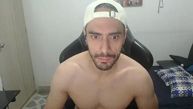 Snapshot of samuelgarcia_ chatting on October 12, 11:09 am samuelgarcia online show from October 12, 11:09 am