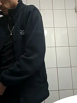 Snapshot of TommyMomentum chatting on September 26, 6:06 am TommyMomentum online show from September 26, 6:06 am