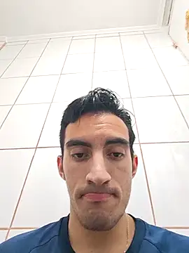 Snapshot of TommyMomentum chatting on October 3, 5:04 am TommyMomentum online show from October 3, 5:04 am