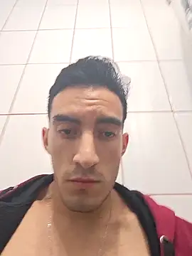 Snapshot of TommyMomentum chatting on October 13, 6:24 am TommyMomentum online show from October 13, 6:24 am