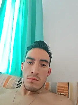 Snapshot of TommyMomentum chatting on January 14, 7:41 pm TommyMomentum online show from January 14, 7:41 pm