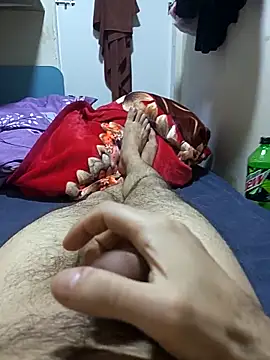 Snapshot of Fghjxdgbbcd chatting on February 10, 2:15 am Fghjxdgbbcd online show from February 10, 2:15 am