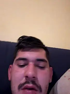 Snapshot of Hitdick007@xh chatting on October 30, 10:16 am Hitdick007xh online show from October 30, 10:16 am