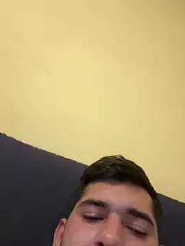 Snapshot of Hitdick007@xh chatting on October 31, 10:16 am Hitdick007xh online show from October 31, 10:16 am