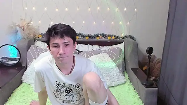 Yumi steve online show from November 1, 11:45 am