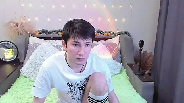 Yumi steve online show from November 18, 4:44 pm