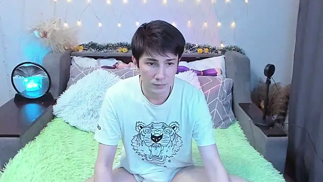 Yumi steve online show from November 24, 9:09 am