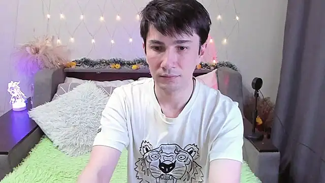 Yumi steve online show from November 28, 4:53 pm