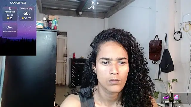 Snapshot of jasminne_ chatting on December 13, 3:54 pm jasminne online show from December 13, 3:54 pm