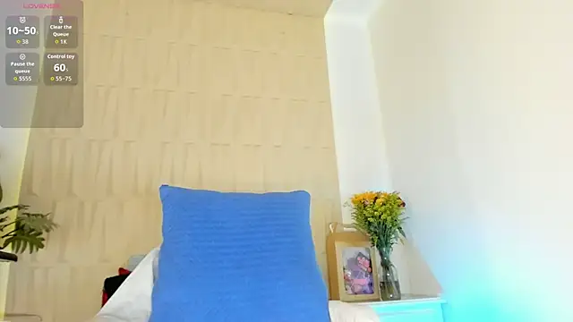 mia pineda online show from May 31, 10:44 pm